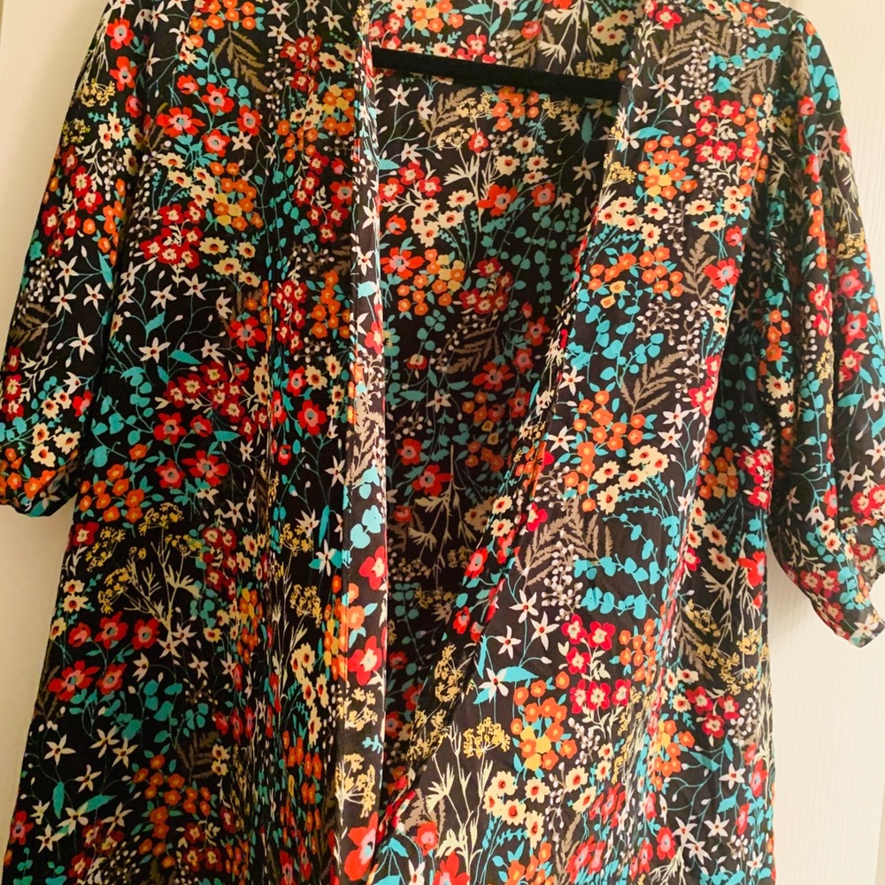 Thin flowery cover up